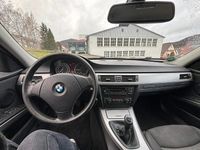 Gebraucht BMW 320 163 PS (119 kW) 2006 Grau Kombi