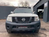 Gebraucht Nissan Navara 231 PS (169 kW) 2011 Weiß Abholung