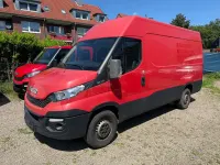 Gebraucht Iveco Daily 126 PS (92 kW) 2016 Rot Van / Kleinbus