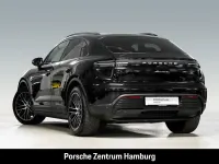 Second-hand Porsche Macan 4 Electric 300 kW (408 CP) 2025 Negru SUV