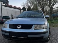 Gebraucht VW Passat 125 PS (91 kW) 1999 Blau Kombi