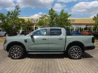 Neu Ford Ranger Platinum 241 PS (177 kW) 2026 Grün Pickup