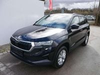 Neu Skoda Karoq Selection 150 PS (110 kW) 2025 Blackmagic perleffekt SUV