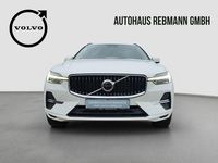Gebraucht Volvo XC60 Core 197 PS (144 kW) 2024 Crystal white / metallic SUV