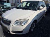 Gebraucht Skoda Fabia 68 PS (50 kW) 2011 Weiß Limousine