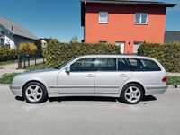 Second-hand Mercedes E240 170 CP (125 kW) 2000 Argintiu Break
