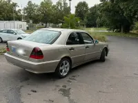 Gebraucht Mercedes C200 Classic 136 PS (100 kW) 1998 Gold Limousine