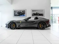 Gebraucht Ferrari 812 795 PS (584 kW) 2023 Grau Cabrio