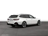 Gebraucht BMW 550e 489 PS (359 kW) 2025 Weiß Kombi