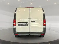 Gebraucht Mercedes Vito 163 PS (119 kW) 2025 Arktikweiss Van