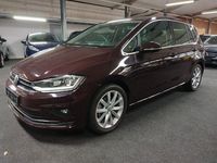 Gebraucht VW Golf VII Highline 131 PS (96 kW) 2018 Schwarz Kombi