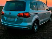 Second-hand VW Sharan 140 CP (102 kW) 2013 Argintiu Monovolum