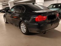 Gebraucht BMW 320 125 PS (91 kW) 2009 Schwarz Limousine