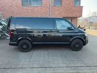 Second-hand VW Multivan 204 CP (150 kW) 2024 Negru Monovolum