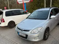 Usado Hyundai i30 75 CV (55 kW) 2008 Gris Berlina