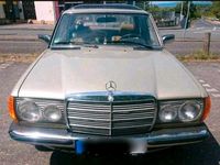 Gebraucht Mercedes 200 109 PS (80 kW) 1982 Grün Limousine