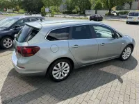 Gebraucht Opel Astra Exklusiv 136 PS (100 kW) 2015 Silbersee/perl silber (m2) Kombi