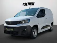Gebraucht Peugeot Partner Premium 102 PS (75 kW) 2023 Kaolin weiß Van / Kleinbus