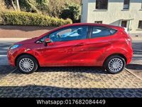 Gebraucht Ford Fiesta Trend 60 PS (44 kW) 2010 Rot Kleinwagen