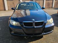 Gebraucht BMW 320 177 PS (130 kW) 2008 Blau Kombi