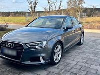 Gebraucht Audi A3 Sport 116 PS (85 kW) 2018 Grau Limousine