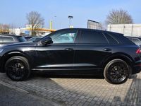 Gebraucht Audi Q8 S-Line 286 PS (210 kW) 2023 Mythosschwarz metallic (metallic) SUV
