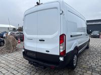 Gebraucht Ford Transit Trend 131 PS (96 kW) 2023 Frost weiß Van