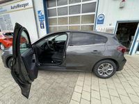 Gebraucht Ford Focus Titanium 125 PS (91 kW) 2024 Magneticgrau (metallic) Kleinwagen