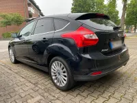 Gebraucht Ford Focus 140 PS (102 kW) 2012 Schwarz Limousine