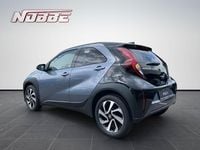 Gebraucht Toyota Aygo X Team 72 PS (52 kW) 2024 Celestite grey metallic/ dach mysticschwarz mica SUV
