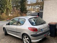 Gebraucht Peugeot 206 60 PS (44 kW) 2005 Silber Kleinwagen