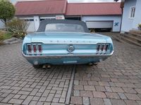 Second-hand Ford V8 166 CP (122 kW) 1967 Albastru Cabrio