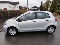 Gebraucht Toyota Yaris Cool 69 PS (50 kW) 2010 Silber Kleinwagen
