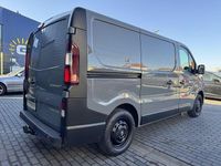 Gebraucht Renault Trafic Komfort 116 PS (85 kW) 2015 Taupegrau Van / Kleinbus
