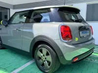 Gebraucht Mini Cooper SE Essential 135 kW (184 PS) 2022 Moonwalk grey Kleinwagen