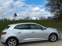 Gebraucht Renault Mégane IV 131 PS (96 kW) 2017 Silber Limousine