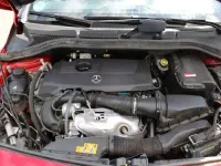 Gebraucht Mercedes B200 156 PS (114 kW) 2018 Rot Kleinwagen