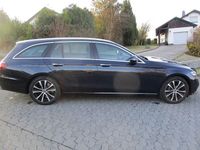 Gebraucht Mercedes E300 194 PS (142 kW) 2022 Blau Limousine