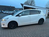 Gebraucht Toyota Verso Skyview Edition 111 PS (81 kW) 2015 Weiß Van / Kleinbus
