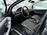 Gebraucht Mercedes A160 95 PS (69 kW) 2012 Kosmosschwarz  metalliclack Kleinwagen