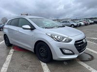 Gebraucht Hyundai i30 110 PS (80 kW) 2015 Silber Limousine