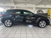Gebraucht Mercedes GLA180 122 PS (89 kW) 2015 Metalliclack kosmosschwarz SUV