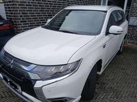 Gebraucht Mitsubishi Outlander P-HEV Diamant Edition 135 PS (99 kW) 2019 Weiß SUV