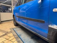Gebraucht VW Polo 60 PS (44 kW) 2001 Blau Kleinwagen