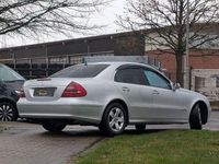 Gebraucht Mercedes E270 177 PS (130 kW) 2003 Silber Limousine