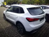 Neu MG ZS Luxury 197 PS (144 kW) 2026 Dover white/wählbar SUV