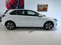Neu Hyundai i30 GO! 99 PS (72 kW) 2025 Atlas white Limousine