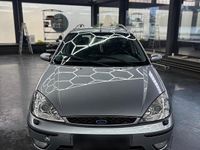 Gebraucht Ford Focus Ghia 114 PS (83 kW) 2003 Silber Kombi