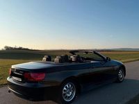 Gebraucht BMW 318 Cabriolet 143 PS (105 kW) 2011 Schwarz Cabrio
