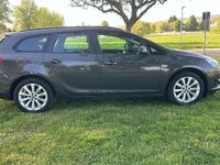 Gebraucht Opel Astra Active 140 PS (102 kW) 2013 Plat.anthr./rogrey/0j:silbergr Kombi